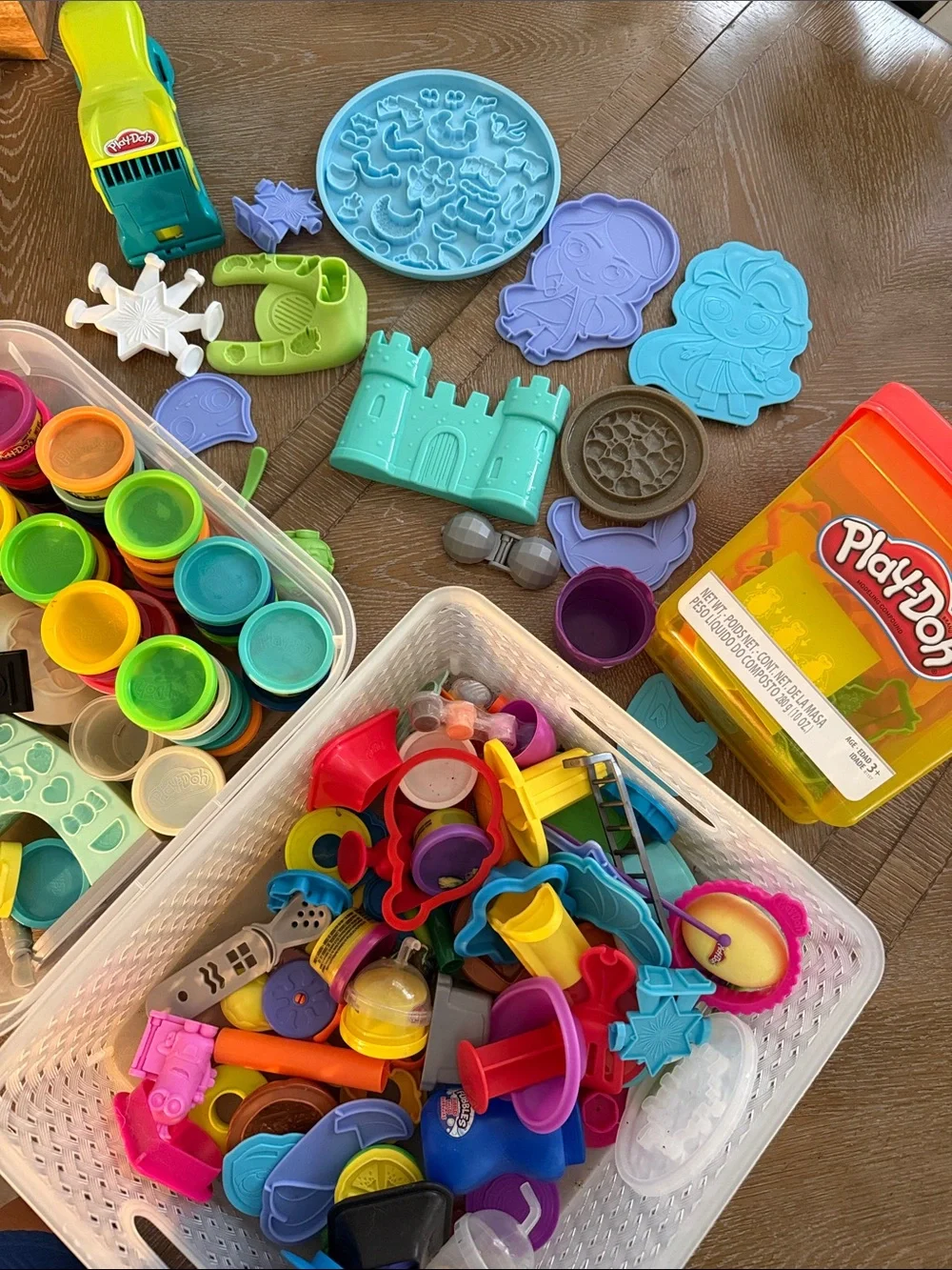 Play-Doh Mega Bundle 40+ Cans & 100+ Accessories | Molds, Tools, Frozen & More